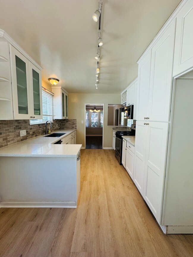 Photo - 67 Windsor Ln