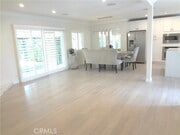 Photo - 22135 Vanowen St