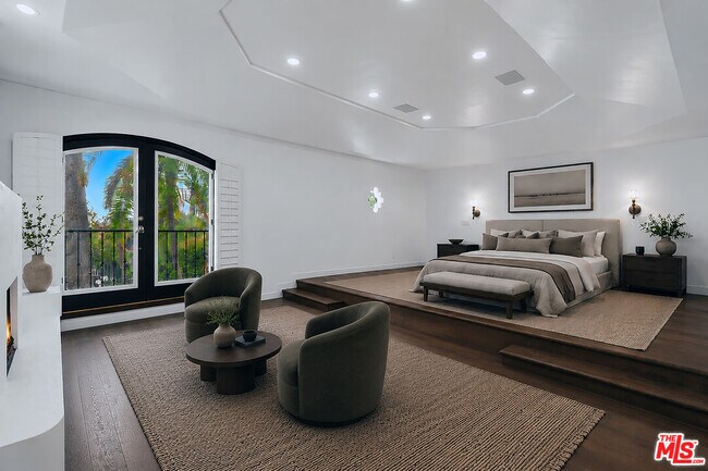 Photo - 1200 N Doheny Dr