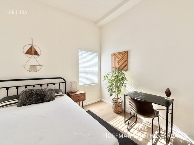 Photo - 1467 Fairbanks Pl