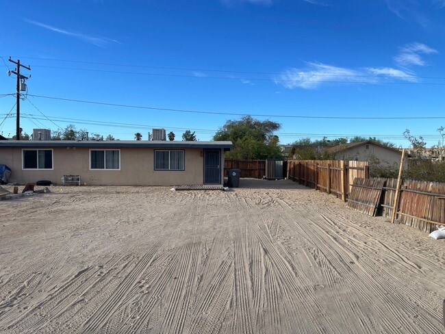 Building Photo - 73858 Sun Valley Dr Unit 73858 Sun Valley Drive