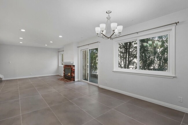 Photo - 6145 Whitsett Ave