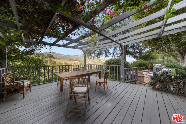 Photo - 2280 Mountain Oak Dr