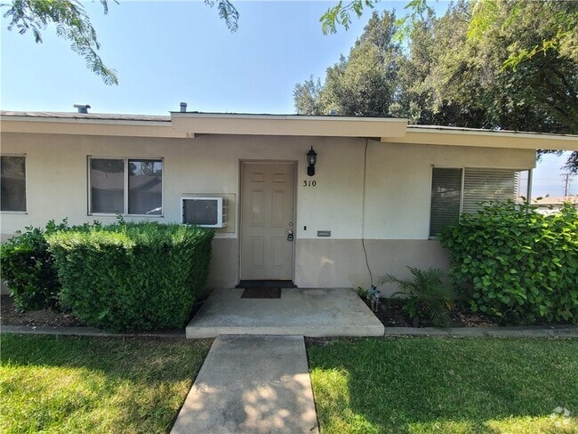 Building Photo - 310 La Paloma St Rental