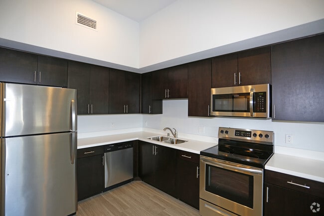 3BR, 2BA - 975 SF - Coastal Village