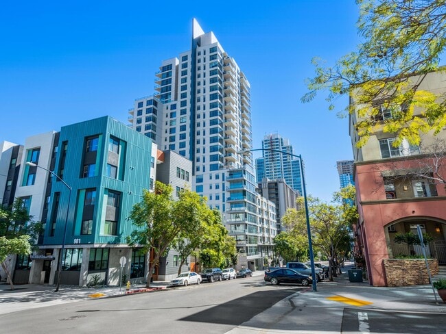 Building Photo - 1441 9th Ave Unit 2401