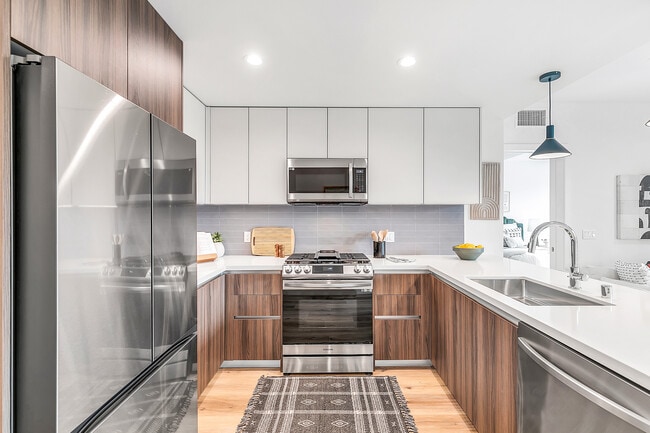 Empire at Larchmont - Empire at Larchmont Apartments