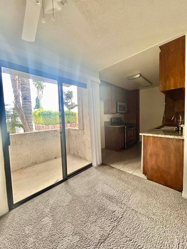 Photo - 9715 Charnock Ave