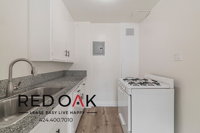 Photo - 6553 Pickering Ave Unit F