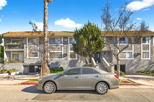 Photo - 240 W Verdugo Ave