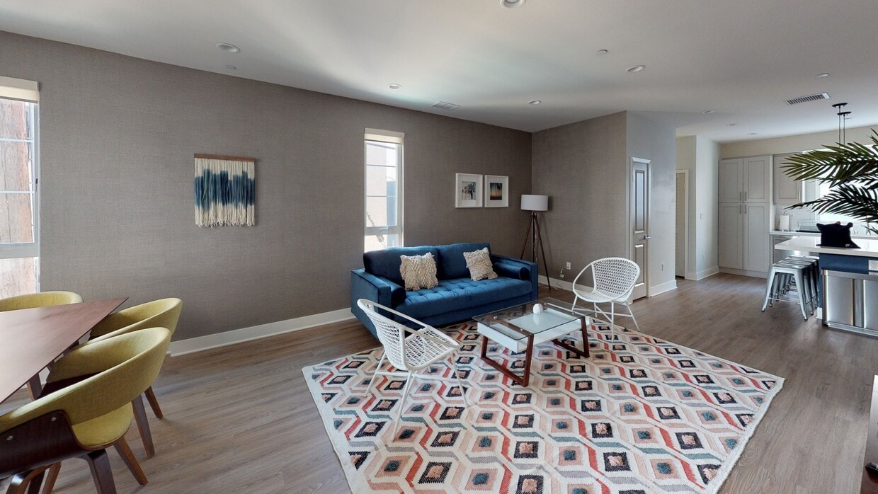 3D Tour - 10734 Bloomfield St Townhome