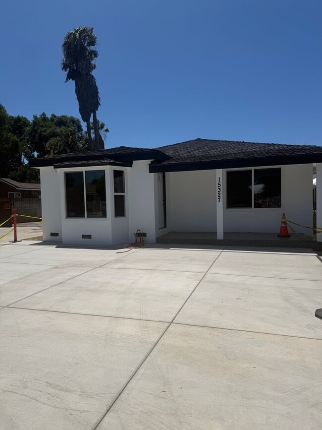 Building Photo - Butler Unit 15327 S Butler Ave