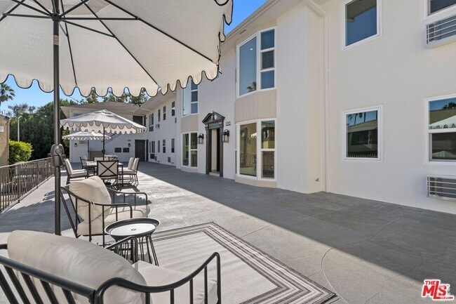 Building Photo - 1252 N Crescent Heights Blvd Unit 4 Rental