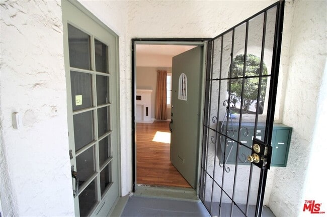 Photo - 329 N Ogden Dr