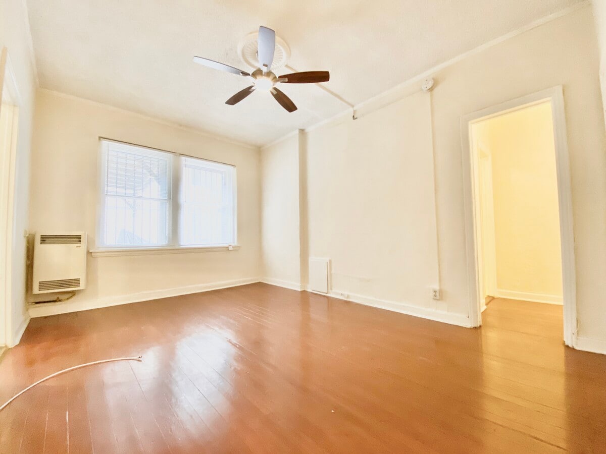 Photo - 840 S Hobart Blvd Apartment Unit 115