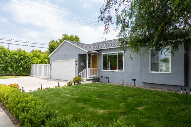 Photo - 18033 Duncan St House