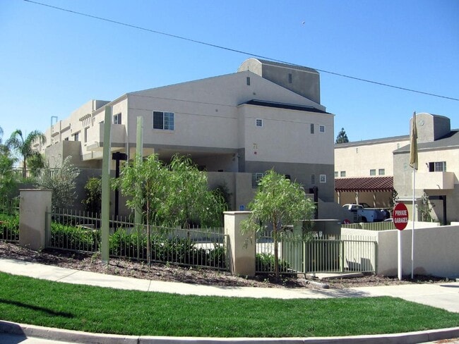 Photo - Towne Crest Apartments