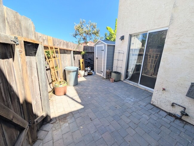 AWESOME 2 BED/1.5 BATH WITH LARGE YARD+WRA... - AWESOME 2 BED/1.5 BATH WITH LARGE YARD+WRA... Townhome