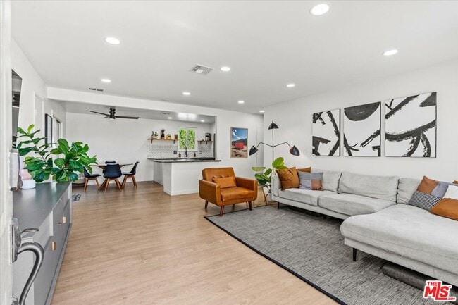 Photo - 1808 E Francis Dr House