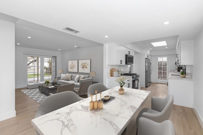 Building Photo - 6910 Eberhart St