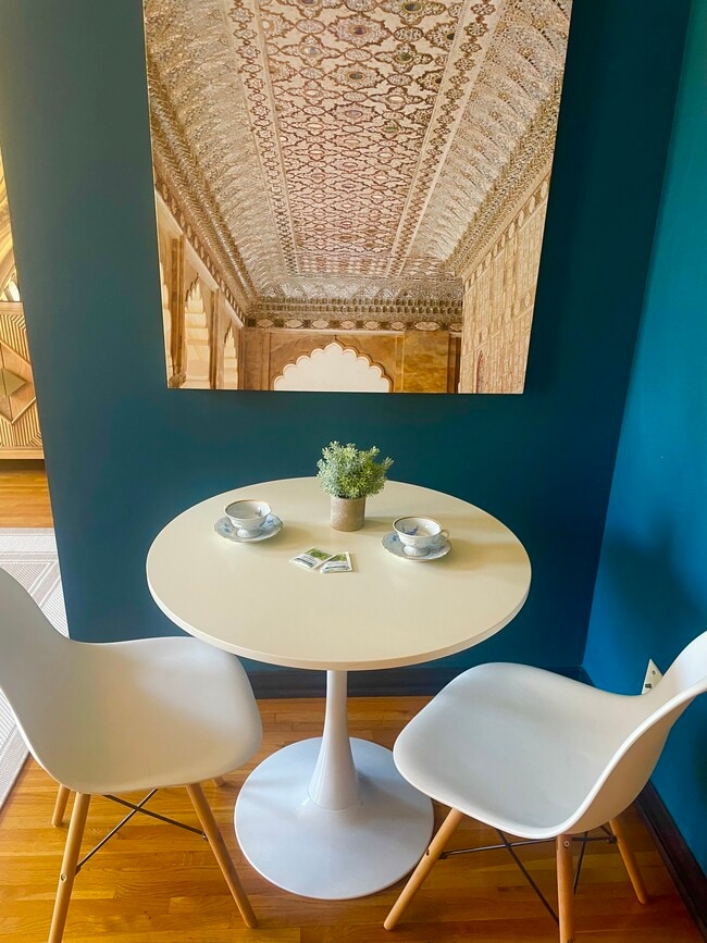 studio dining room - Los Altos Apartments