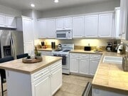 Photo - Classy Single Family Home Conviently located - Easy drive to Pendelton or Miramar - Nice family n...