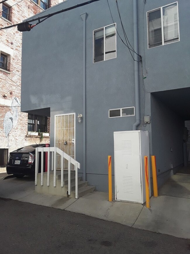 Photo - 19 Ozone Ave Apartment Unit 19 ½