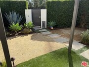 Photo - 907 Burrell St