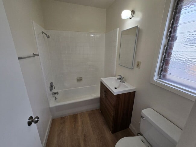 Photo - 3032 Meade Ave Unit 3034