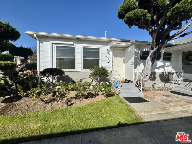 Photo - 6122 S Fairfax Ave