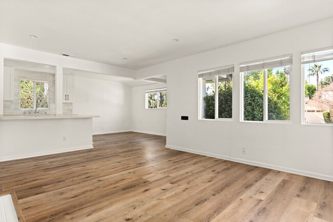 Photo - 5840 Allott Ave