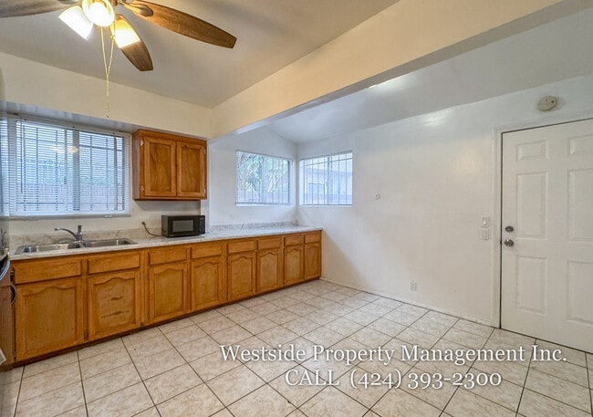 Photo - 906 Edgewood St Unit 3