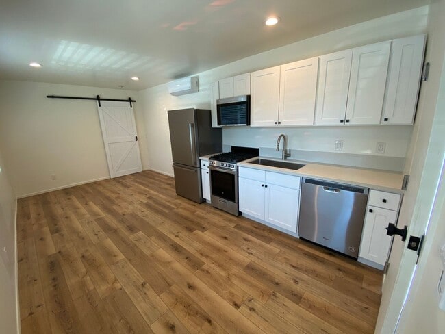 Photo - Studio - Downtown Santa Barbara Unit H