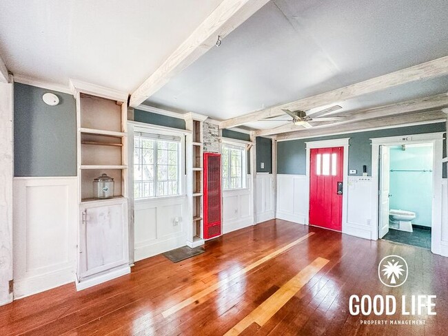 Photo - 260 Woodman St