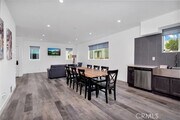 Photo - 1342 N Kenmore Ave Townhome