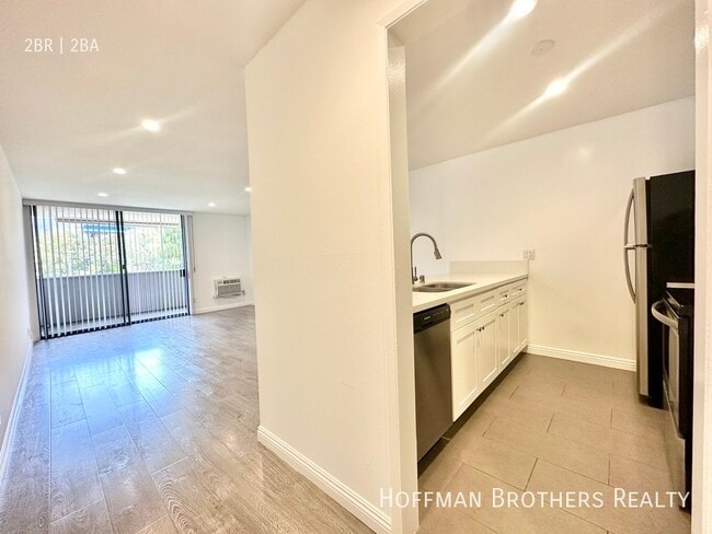 Photo - 724 N W Knoll Dr Unit 107