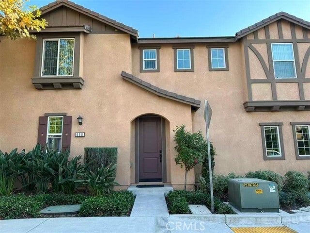 Building Photo - 650 Huron Pl