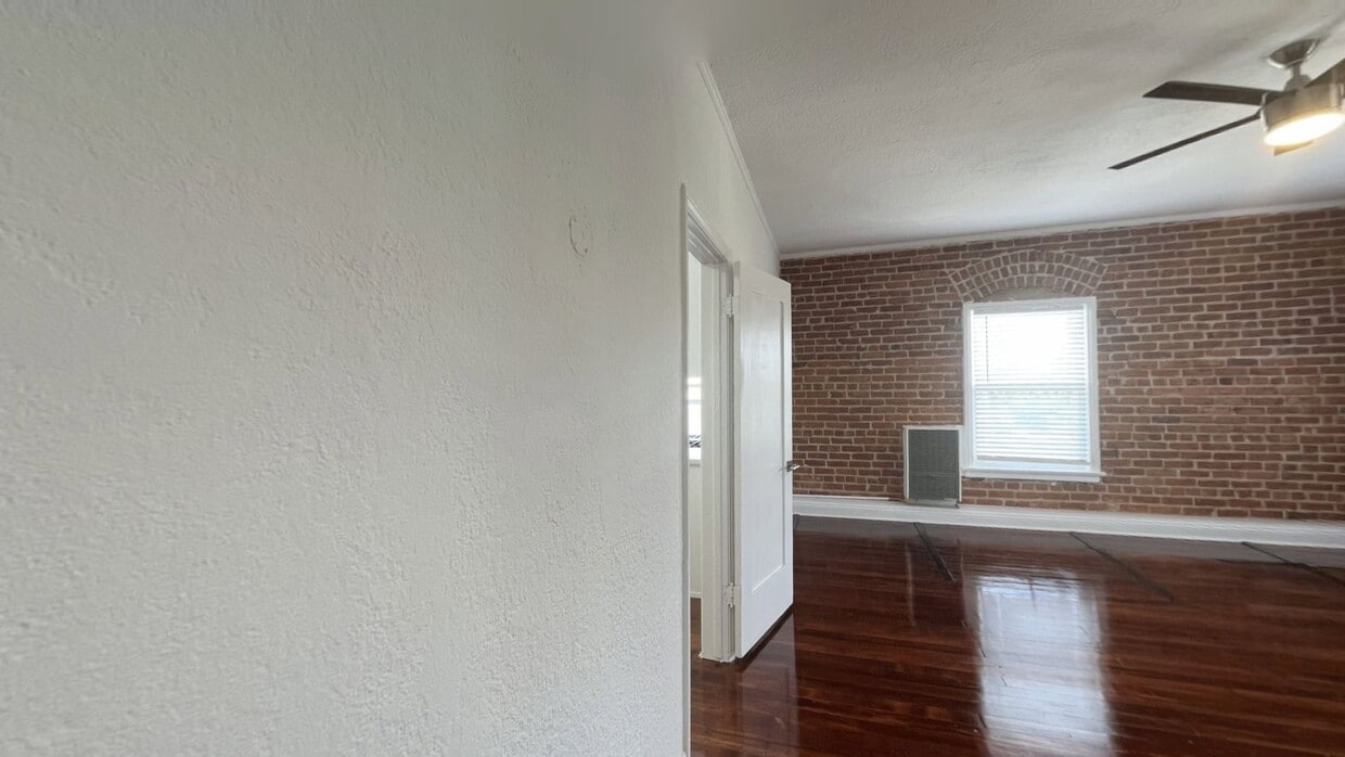 3D Tour - The Hannah on 9th- Where Historic Charm Me...