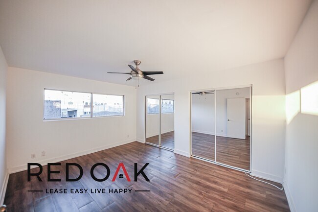 Photo - 5128 De Longpre Ave Unit 16