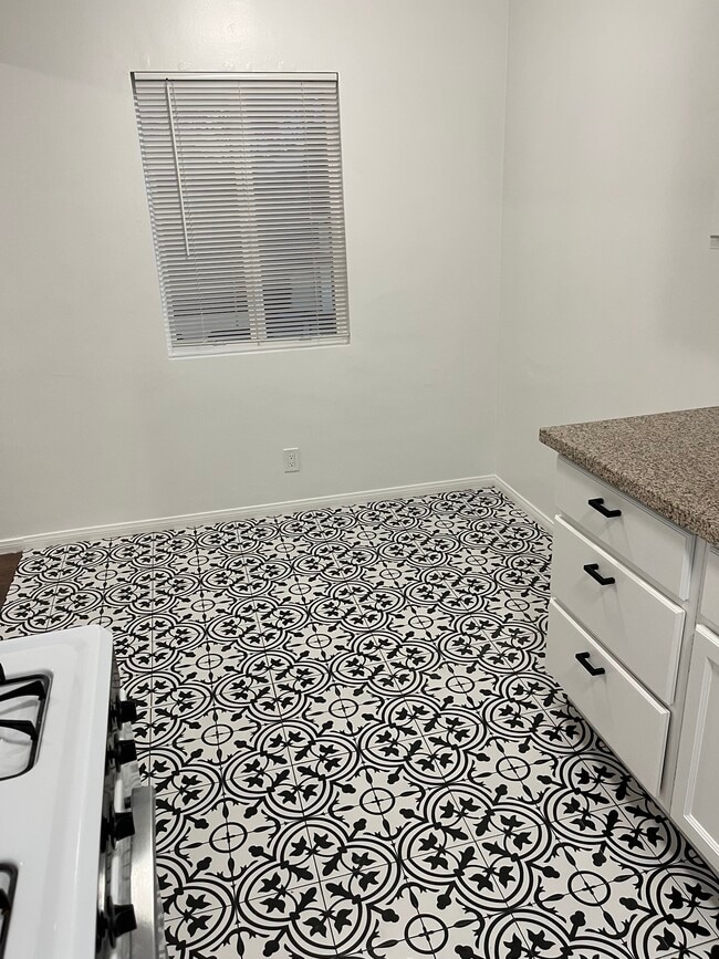 Photo - 207 Sheldon St Unit 4