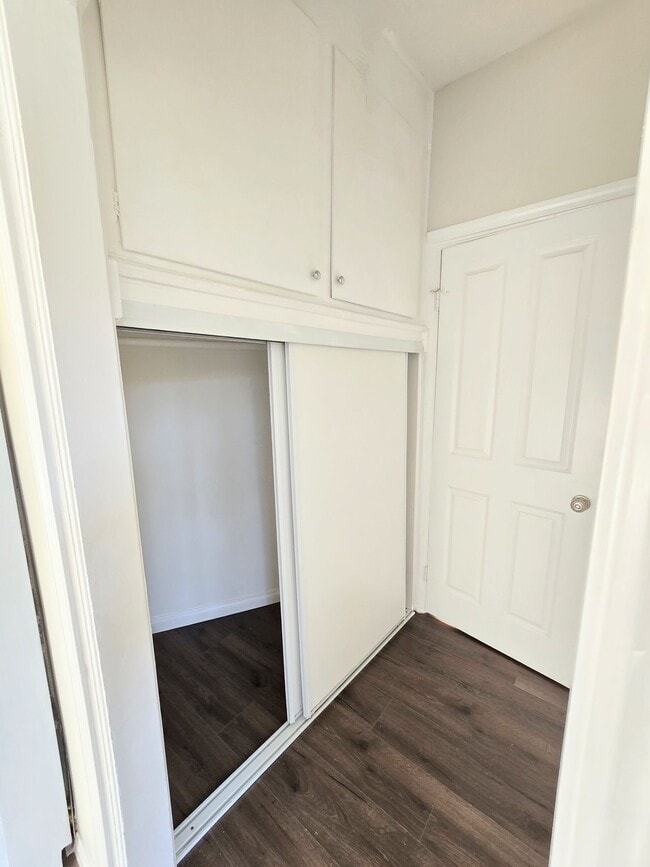 Photo - 844 N Hoover St Unit 830 N hoover st apt 14