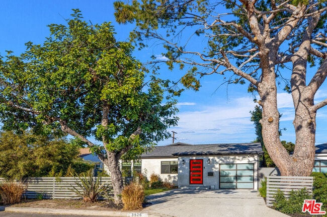 Building Photo - 3526 Kelton Ave