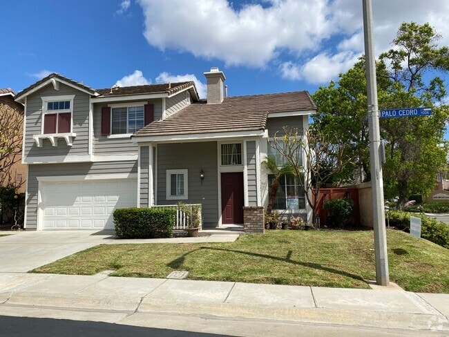 Building Photo - 3 Bedroom/2.5 bath - SFR Available August ... Rental