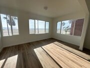 Apartment #3 - 511 Ocean Front Walk Apartments