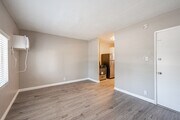 Bachelor - 285SF - Twin Palms Apartments