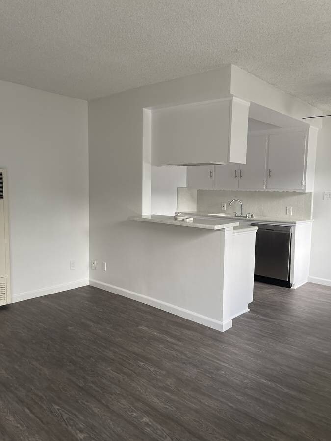 Photo - Downey West Garden Apartments
