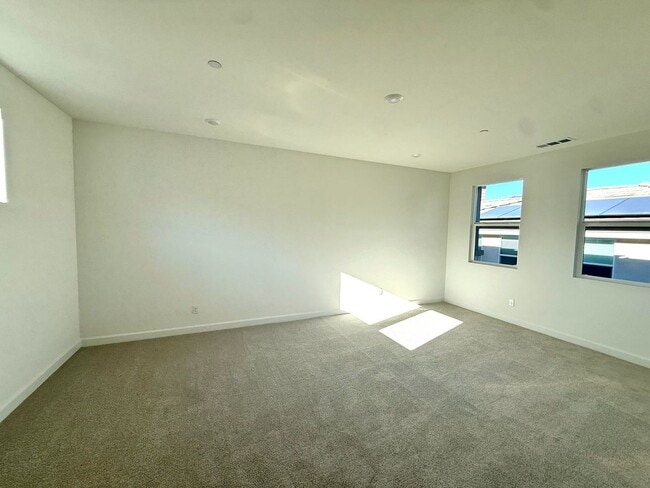 Photo - LIVE IN A NEW HOME!