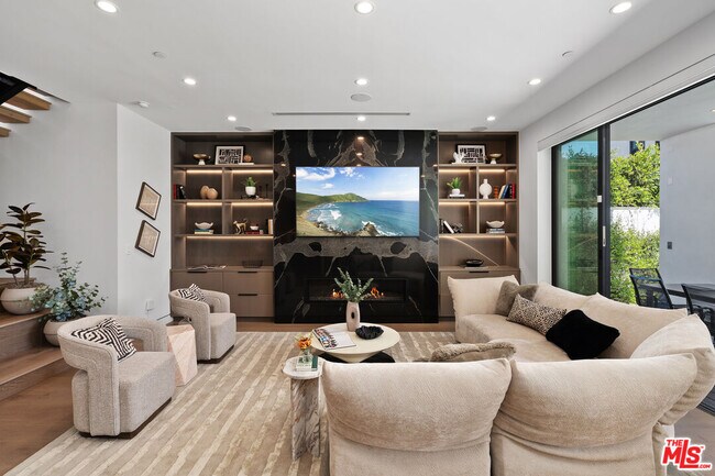 Photo - 714 N La Jolla Ave