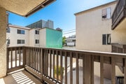 1BR, 1BA - 730SF - Balcony - Bridgeport View Apartments