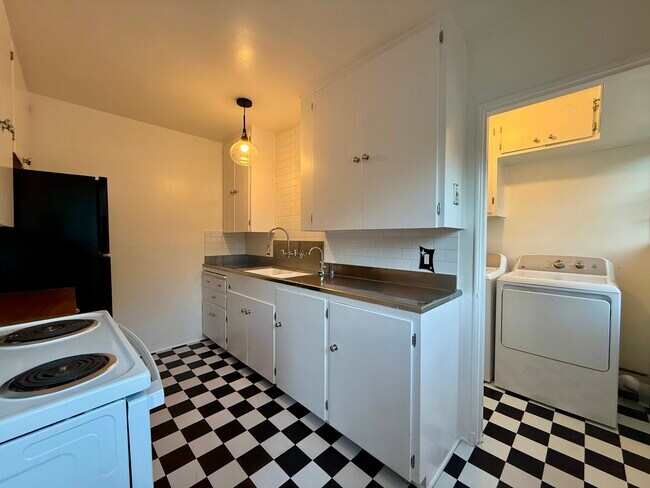 Photo - 5560 Village Grn Unit 5560 Village Grn